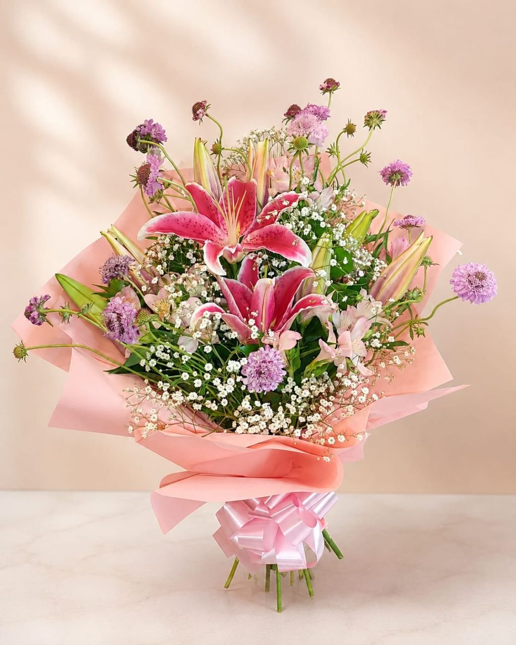 Buquê de Lírios Rosa com Flores do Campo — buquê da Flores do Alê em São Paulo